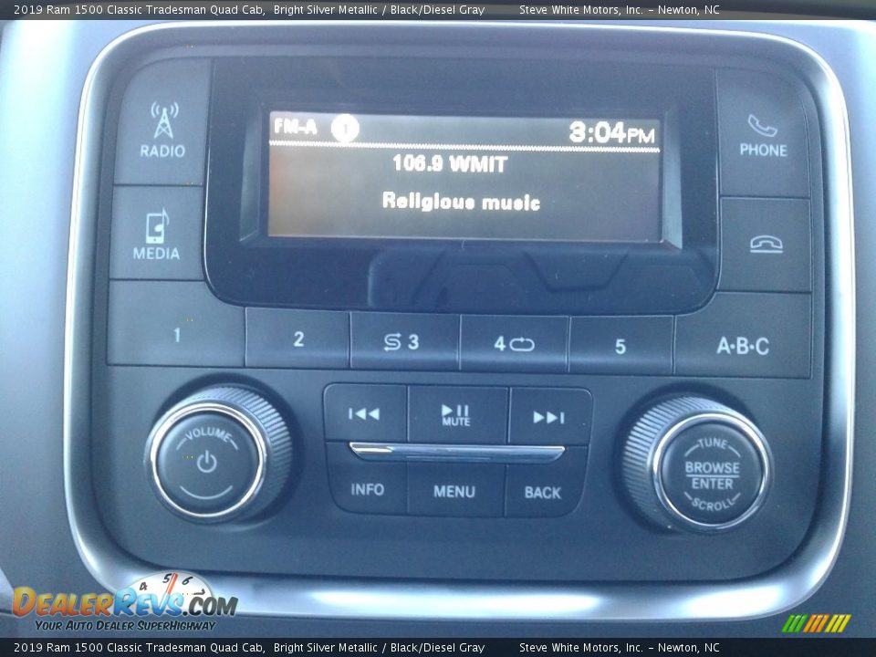 2019 Ram 1500 Classic Tradesman Quad Cab Bright Silver Metallic / Black/Diesel Gray Photo #19