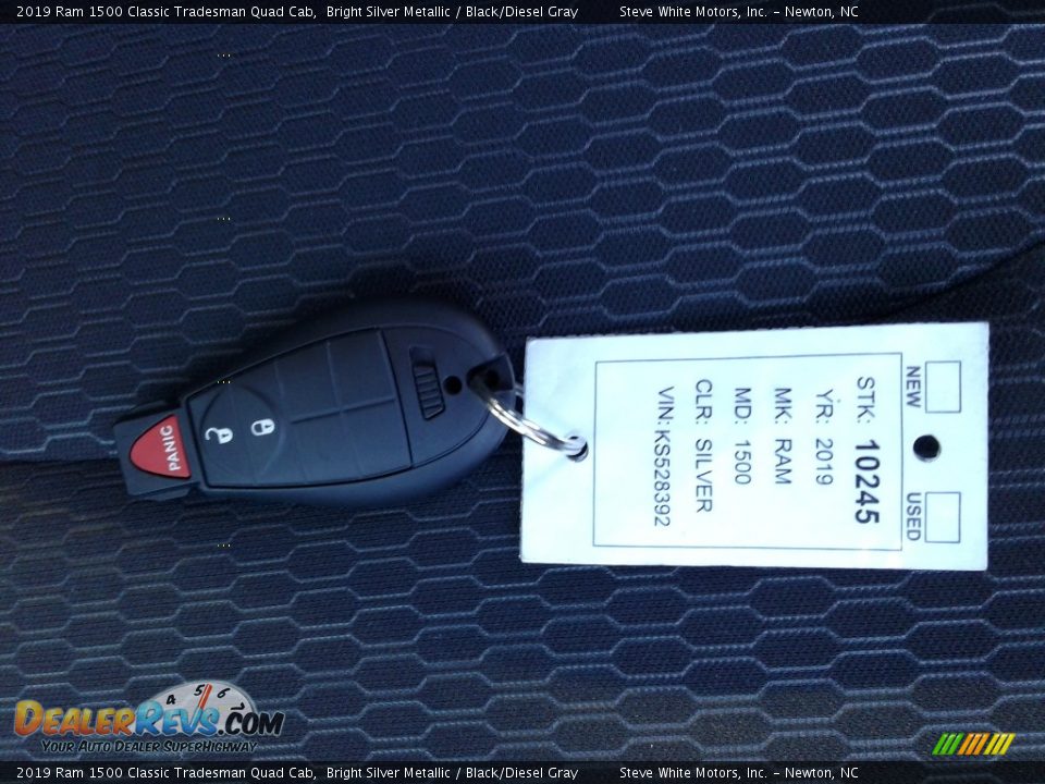 2019 Ram 1500 Classic Tradesman Quad Cab Bright Silver Metallic / Black/Diesel Gray Photo #25