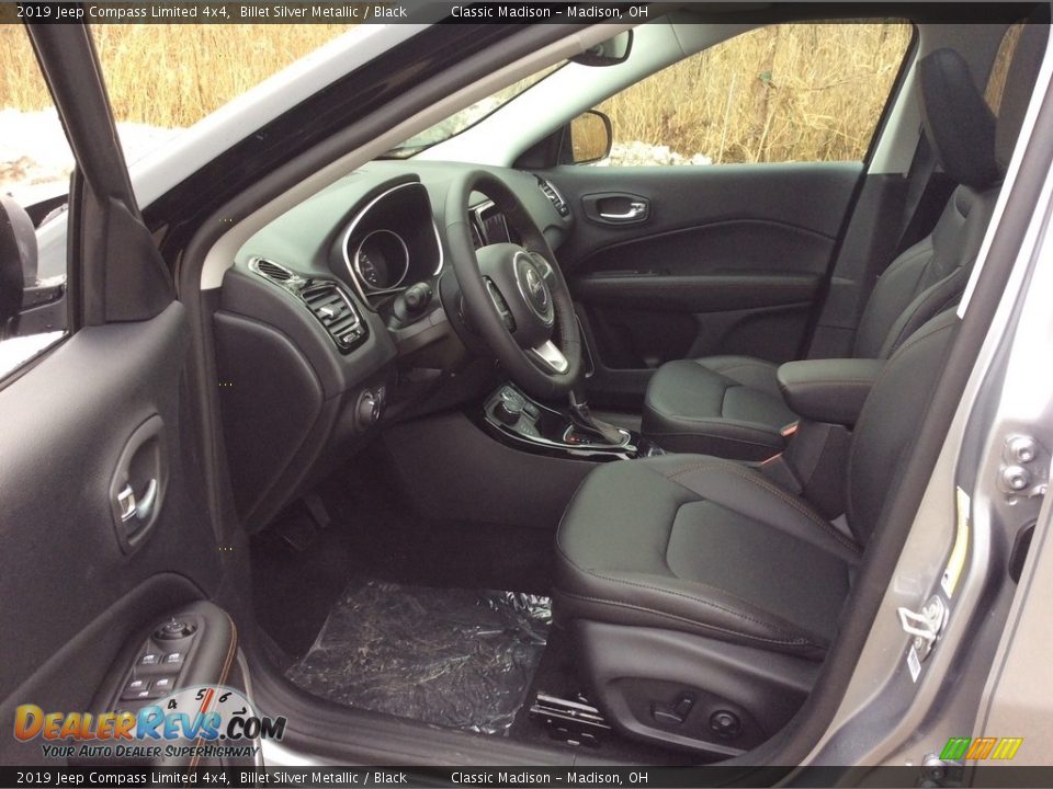 Front Seat of 2019 Jeep Compass Limited 4x4 Photo #9