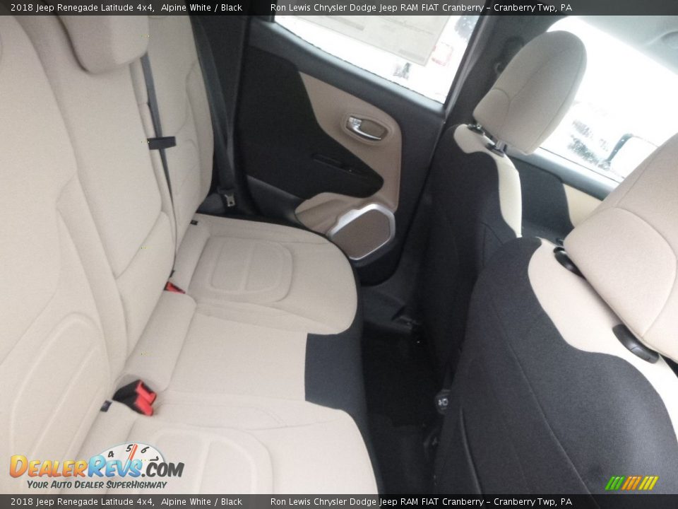 2018 Jeep Renegade Latitude 4x4 Alpine White / Black Photo #12