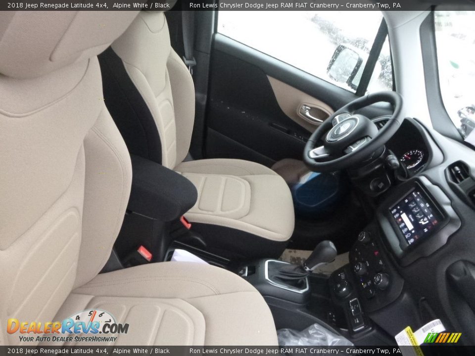 2018 Jeep Renegade Latitude 4x4 Alpine White / Black Photo #10