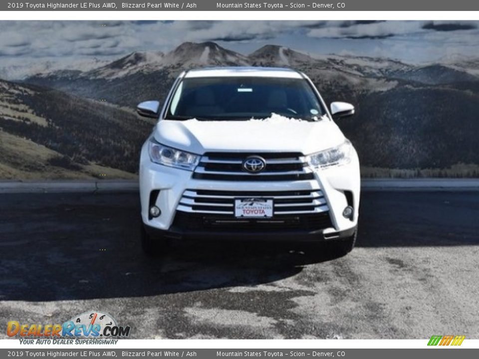 2019 Toyota Highlander LE Plus AWD Blizzard Pearl White / Ash Photo #2
