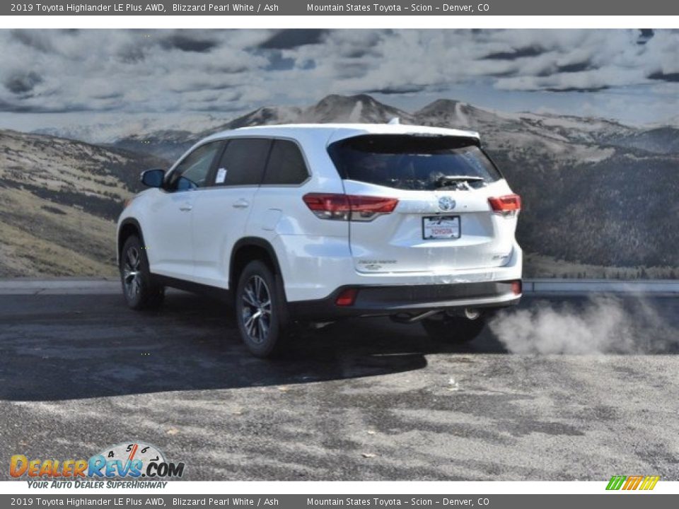 2019 Toyota Highlander LE Plus AWD Blizzard Pearl White / Ash Photo #3