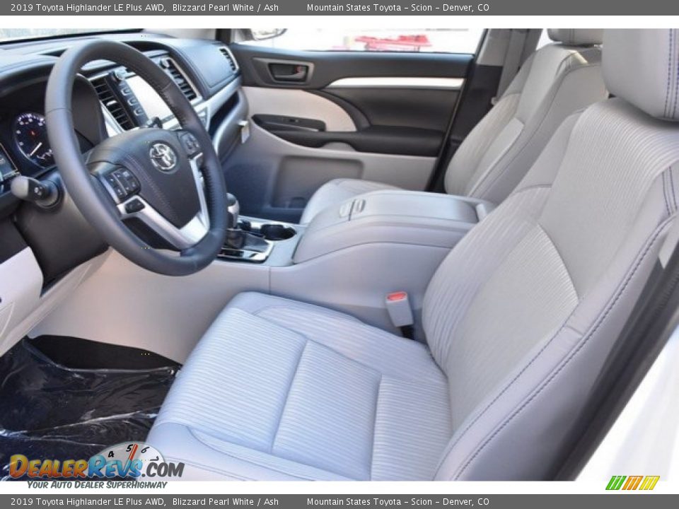 2019 Toyota Highlander LE Plus AWD Blizzard Pearl White / Ash Photo #6