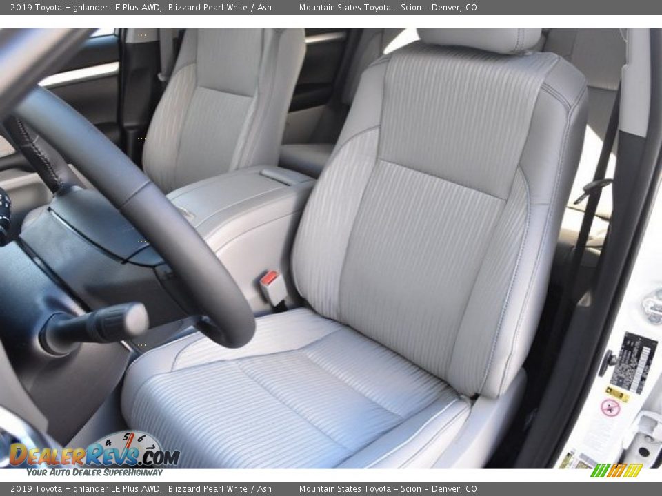 2019 Toyota Highlander LE Plus AWD Blizzard Pearl White / Ash Photo #7