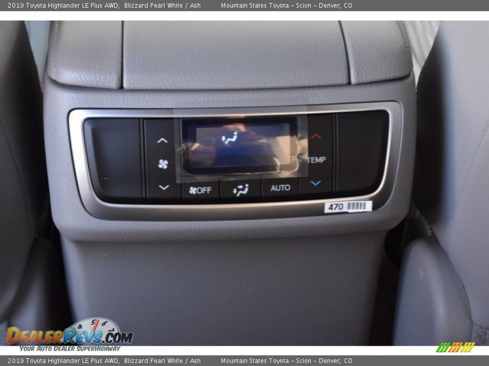 2019 Toyota Highlander LE Plus AWD Blizzard Pearl White / Ash Photo #16