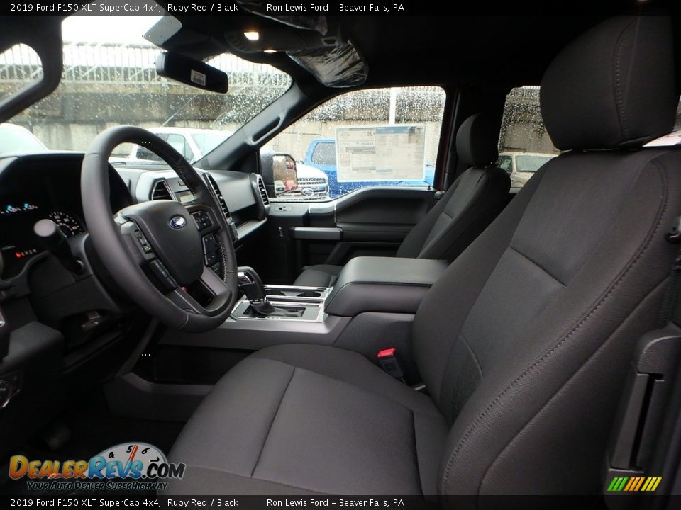 Front Seat of 2019 Ford F150 XLT SuperCab 4x4 Photo #10