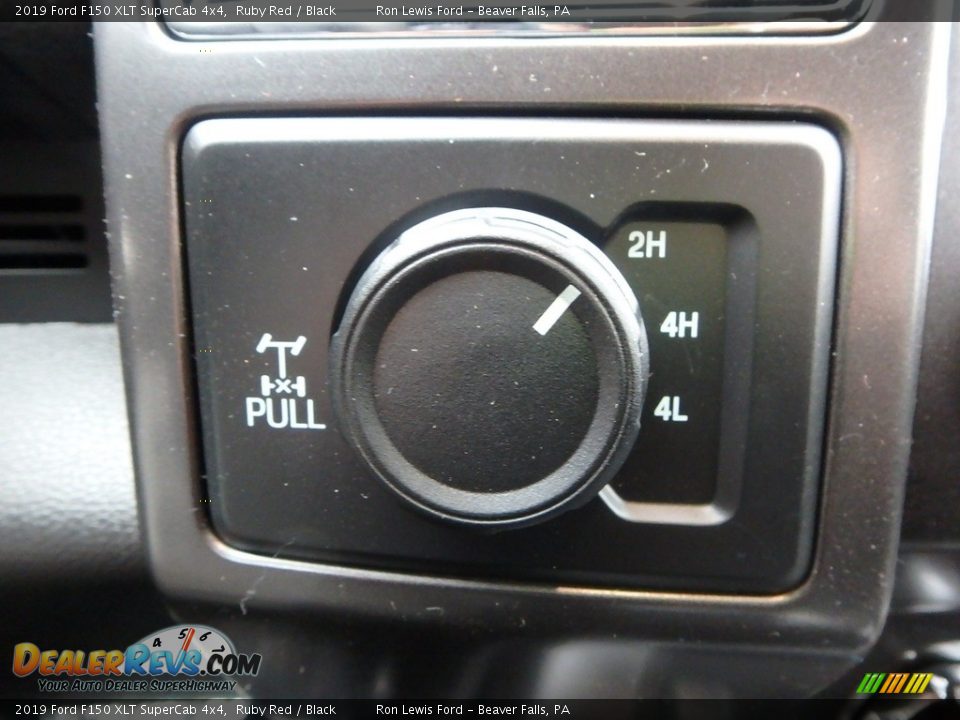 Controls of 2019 Ford F150 XLT SuperCab 4x4 Photo #17