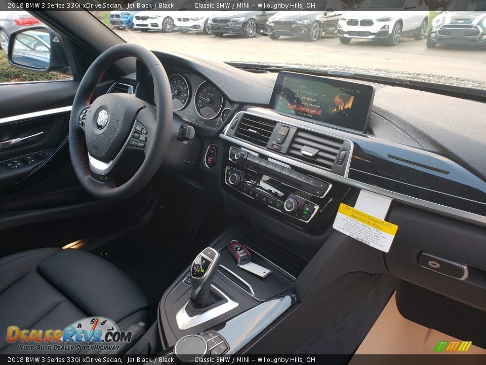 2018 BMW 3 Series 330i xDrive Sedan Jet Black / Black Photo #4