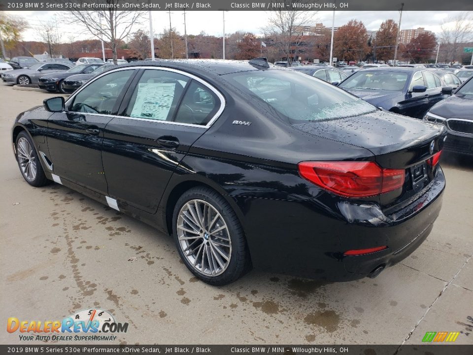 2019 BMW 5 Series 530e iPerformance xDrive Sedan Jet Black / Black Photo #2
