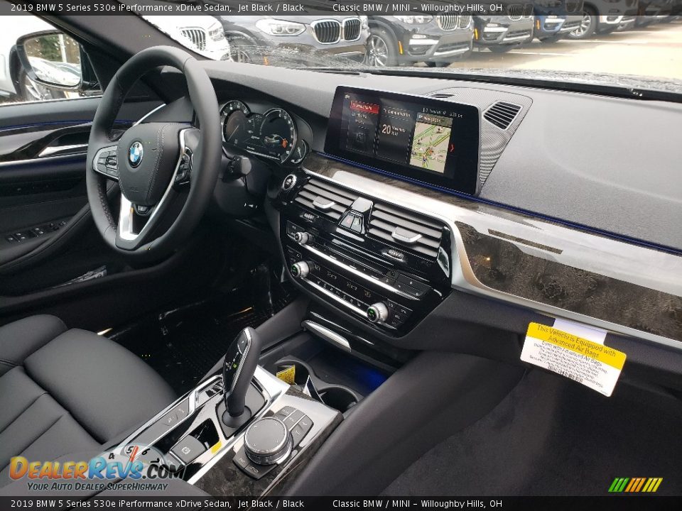 Dashboard of 2019 BMW 5 Series 530e iPerformance xDrive Sedan Photo #4