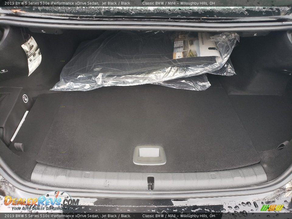 2019 BMW 5 Series 530e iPerformance xDrive Sedan Trunk Photo #6