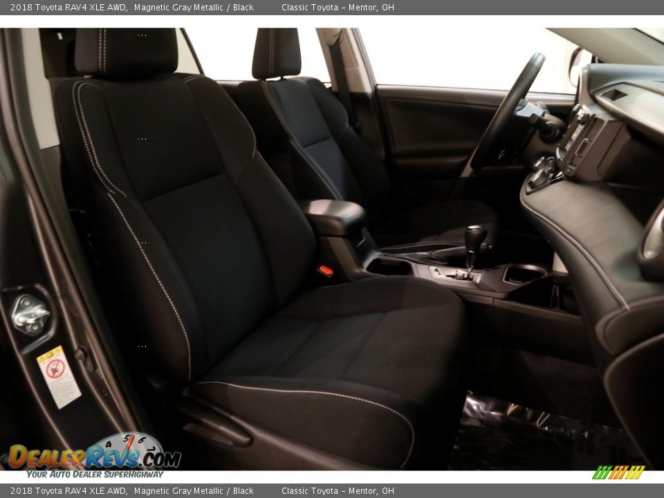 2018 Toyota RAV4 XLE AWD Magnetic Gray Metallic / Black Photo #14