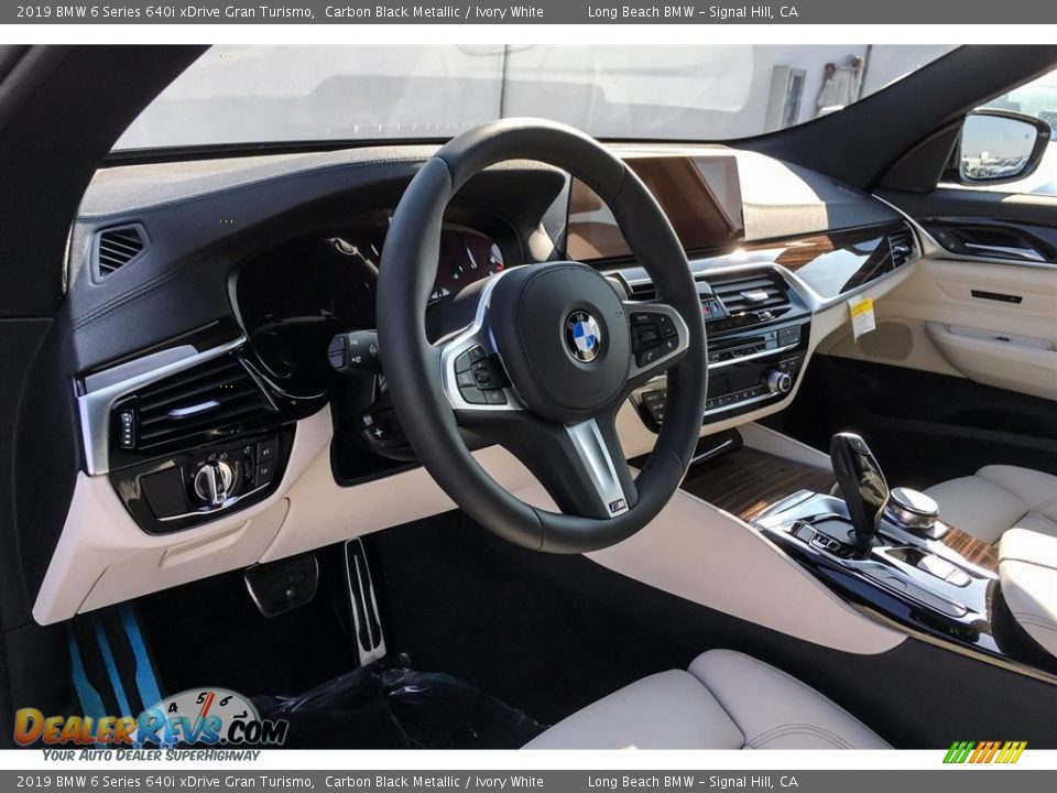 Dashboard of 2019 BMW 6 Series 640i xDrive Gran Turismo Photo #4