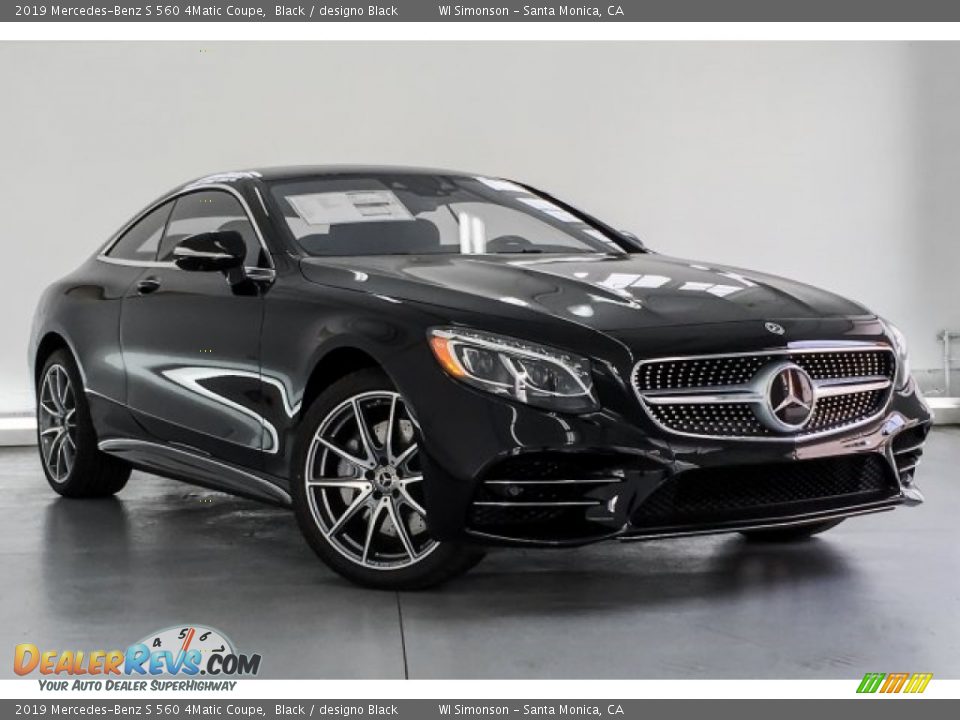 Front 3/4 View of 2019 Mercedes-Benz S 560 4Matic Coupe Photo #12