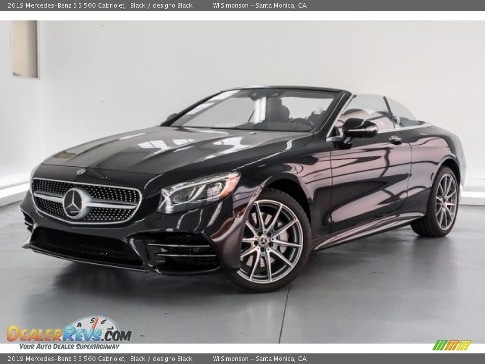 Front 3/4 View of 2019 Mercedes-Benz S S 560 Cabriolet Photo #12