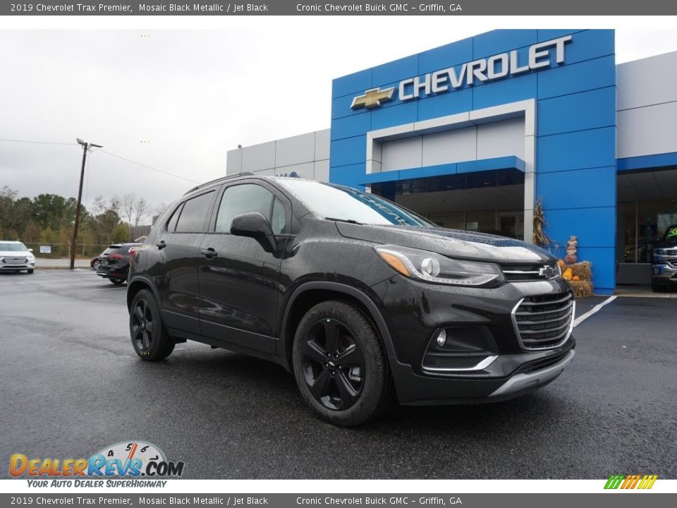 Front 3/4 View of 2019 Chevrolet Trax Premier Photo #1