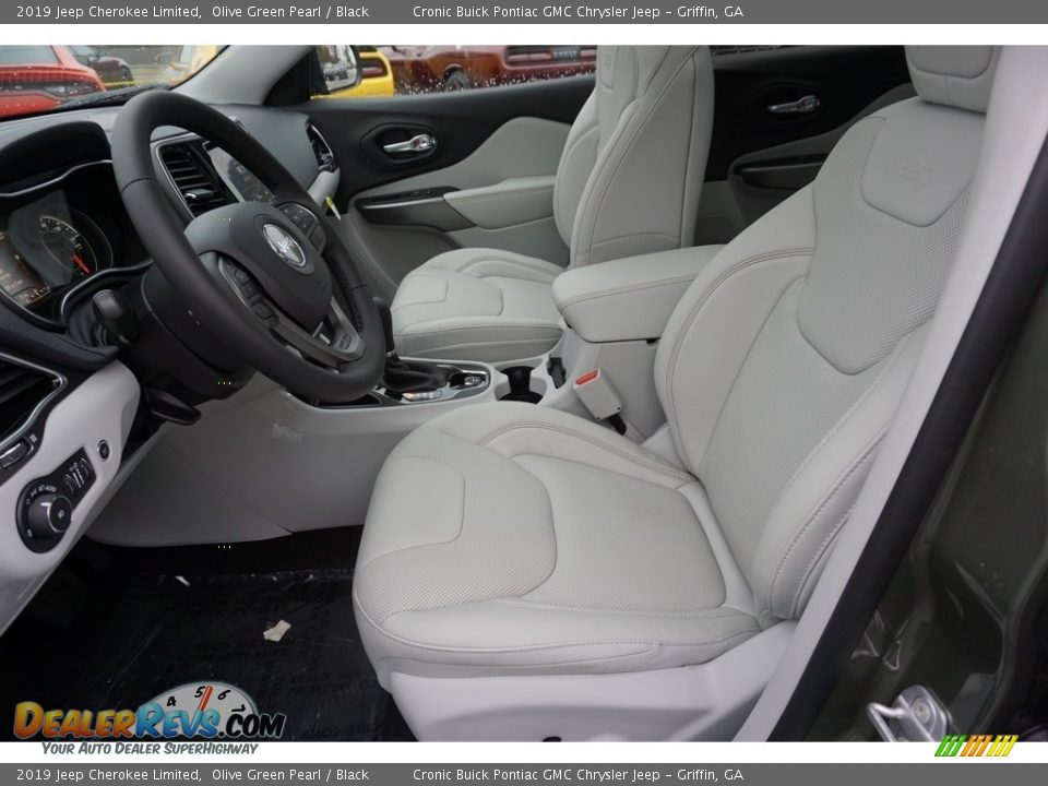 Front Seat of 2019 Jeep Cherokee Limited Photo #4
