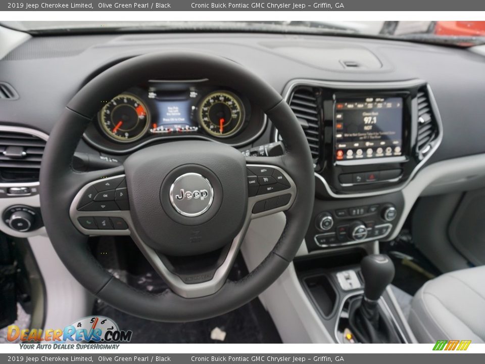 Dashboard of 2019 Jeep Cherokee Limited Photo #5