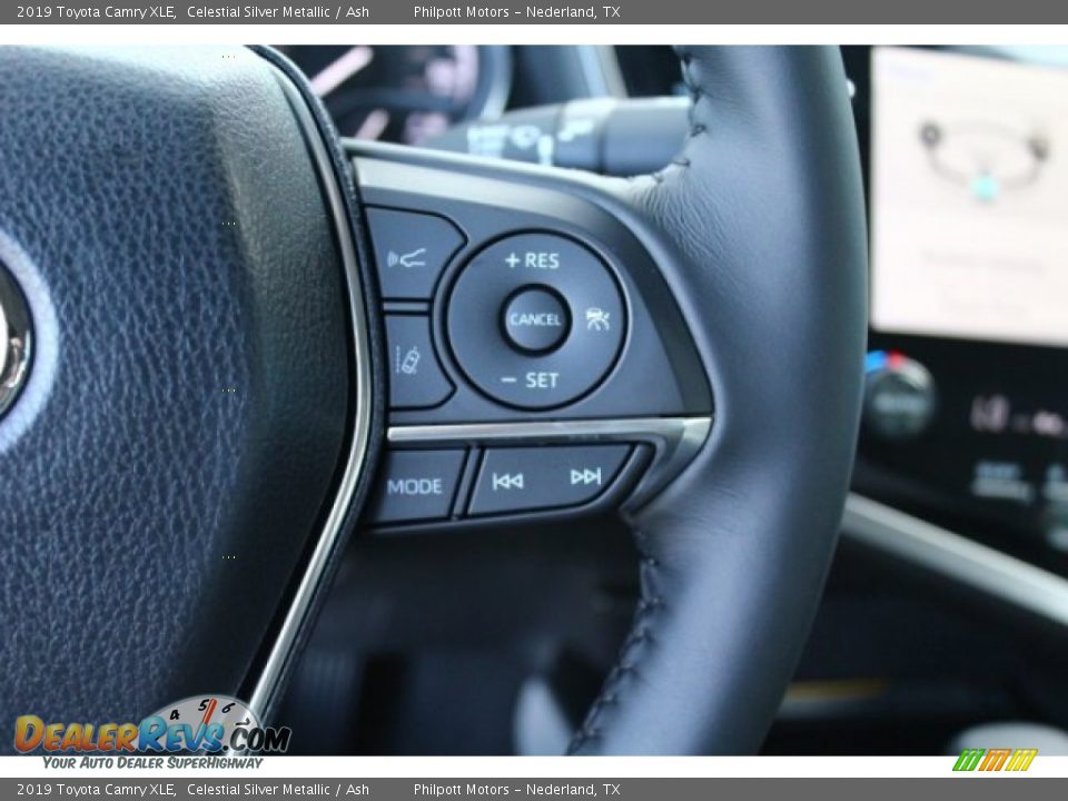 Controls of 2019 Toyota Camry XLE Photo #18