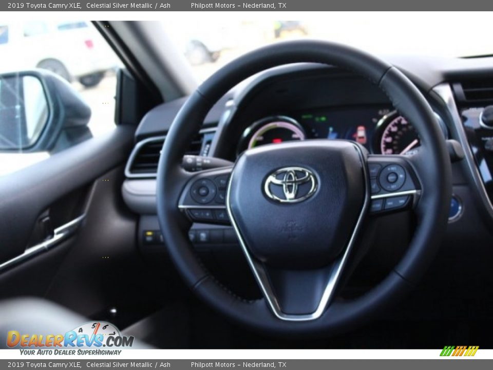 2019 Toyota Camry XLE Steering Wheel Photo #23