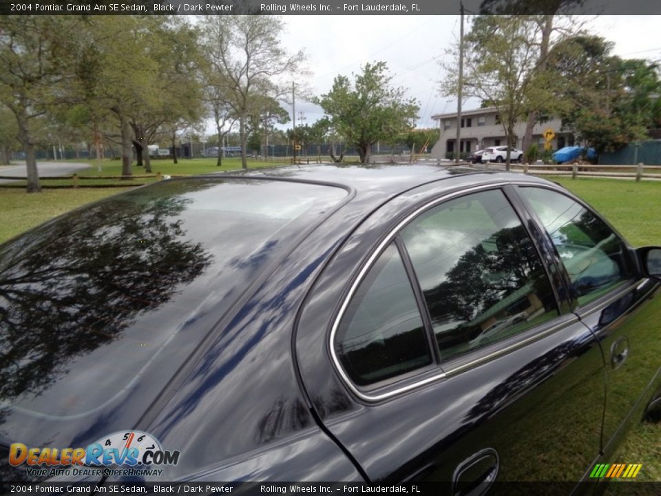 2004 Pontiac Grand Am SE Sedan Black / Dark Pewter Photo #25