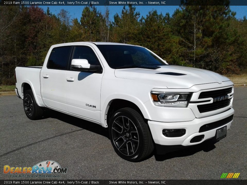2019 Ram 1500 Laramie Crew Cab 4x4 Ivory Tri–Coat / Black Photo #4