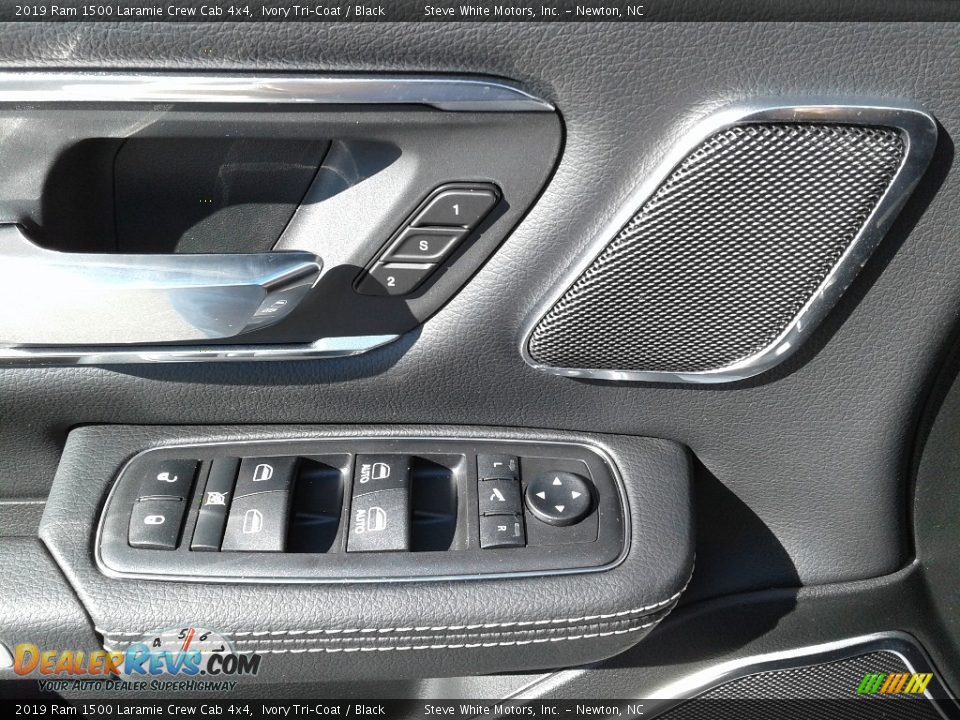 2019 Ram 1500 Laramie Crew Cab 4x4 Ivory Tri–Coat / Black Photo #9