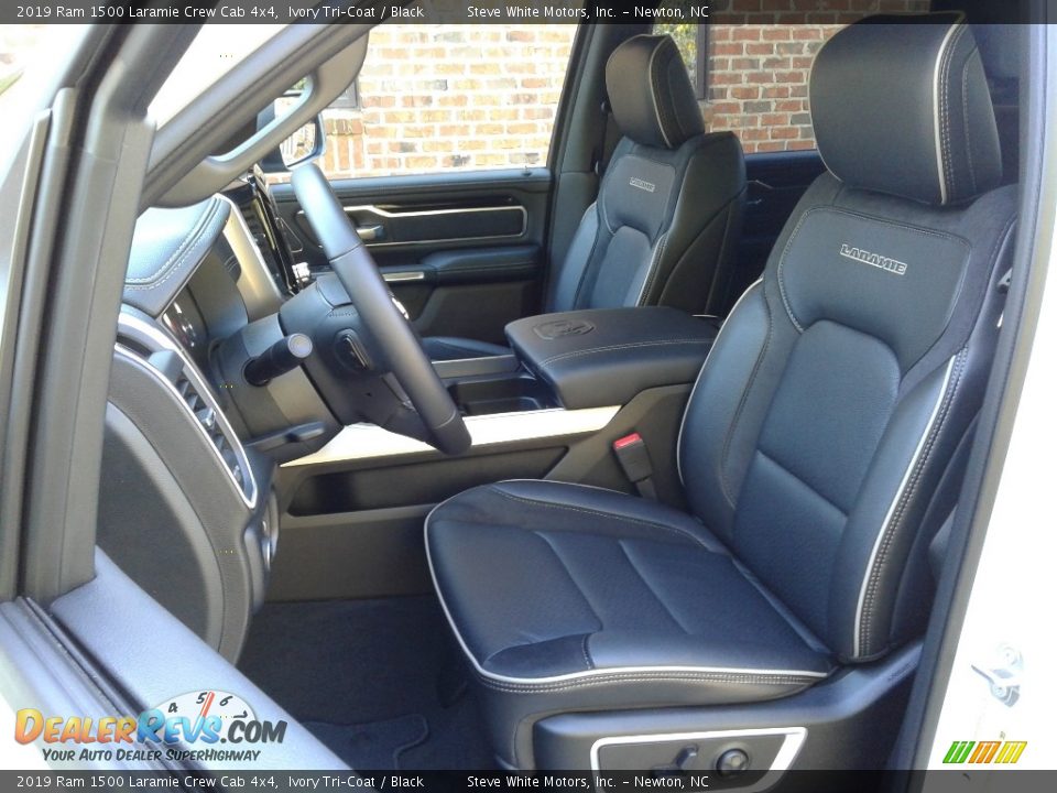 2019 Ram 1500 Laramie Crew Cab 4x4 Ivory Tri–Coat / Black Photo #10