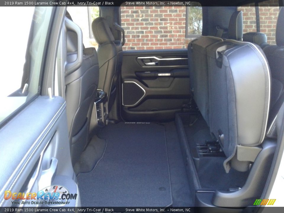 2019 Ram 1500 Laramie Crew Cab 4x4 Ivory Tri–Coat / Black Photo #11