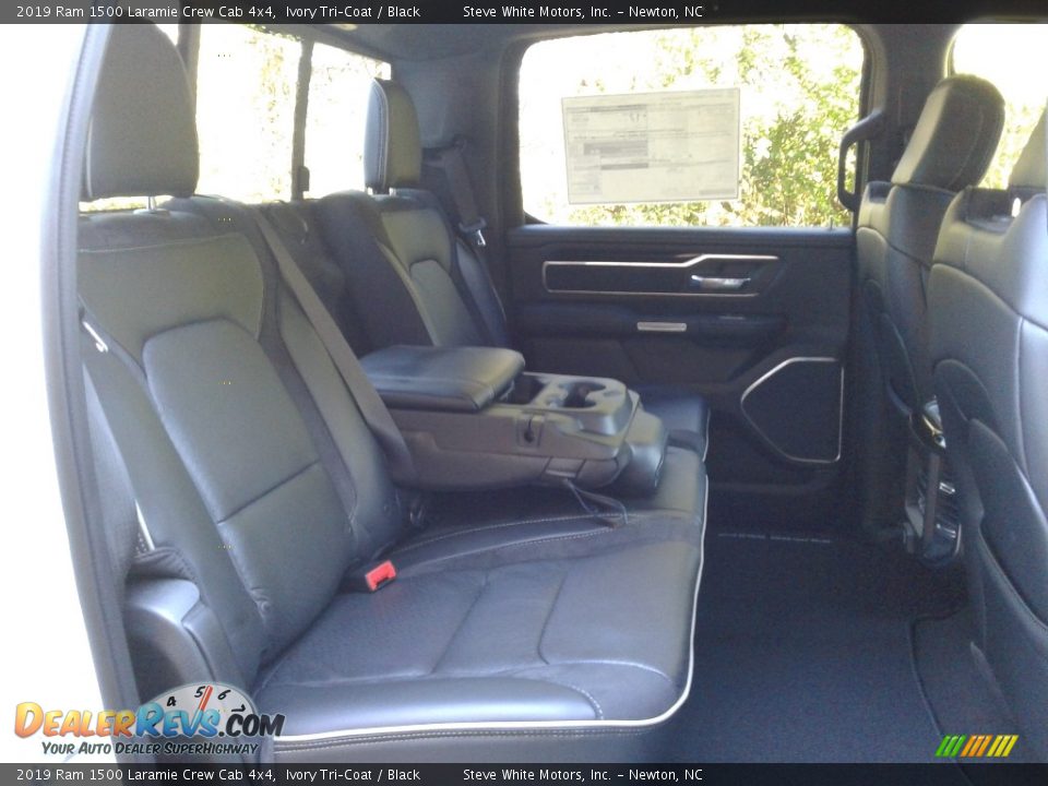 2019 Ram 1500 Laramie Crew Cab 4x4 Ivory Tri–Coat / Black Photo #15