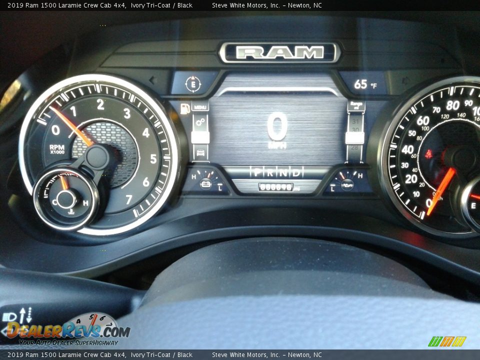 2019 Ram 1500 Laramie Crew Cab 4x4 Ivory Tri–Coat / Black Photo #21