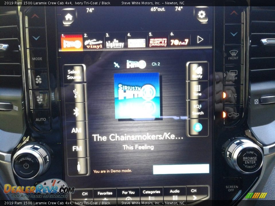 2019 Ram 1500 Laramie Crew Cab 4x4 Ivory Tri–Coat / Black Photo #23