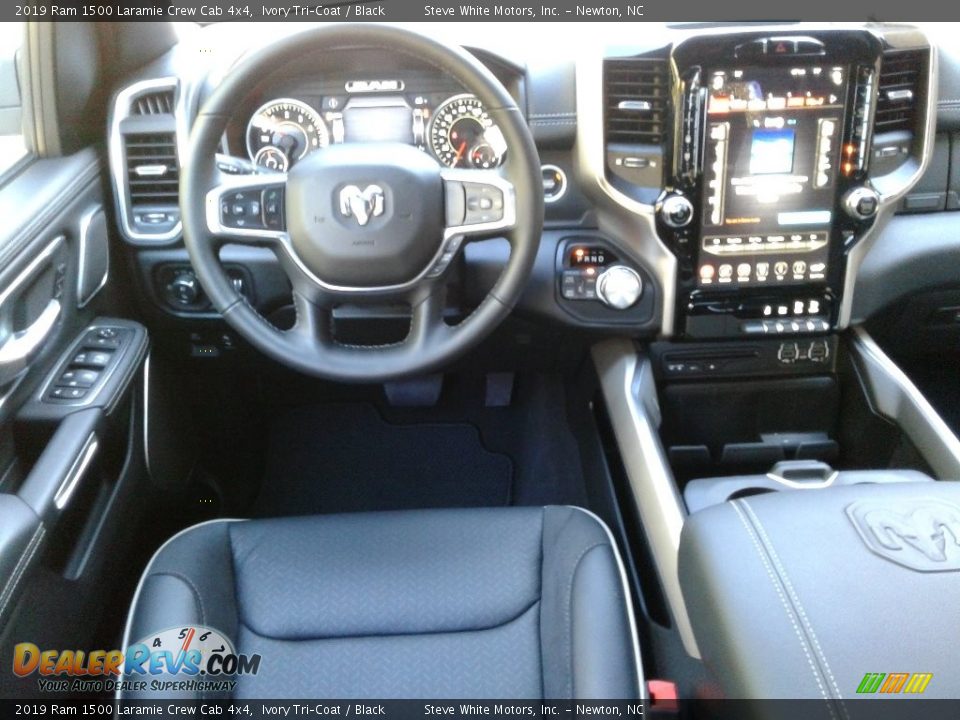 2019 Ram 1500 Laramie Crew Cab 4x4 Ivory Tri–Coat / Black Photo #34
