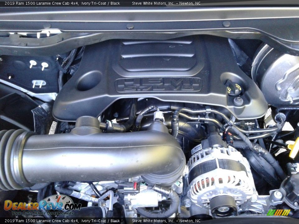 2019 Ram 1500 Laramie Crew Cab 4x4 Ivory Tri–Coat / Black Photo #36