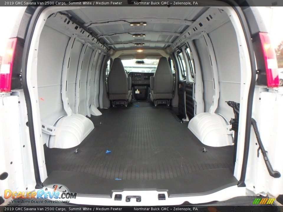 2019 GMC Savana Van 2500 Cargo Trunk Photo #8