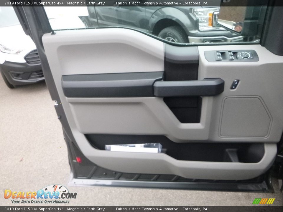 2019 Ford F150 XL SuperCab 4x4 Magnetic / Earth Gray Photo #13