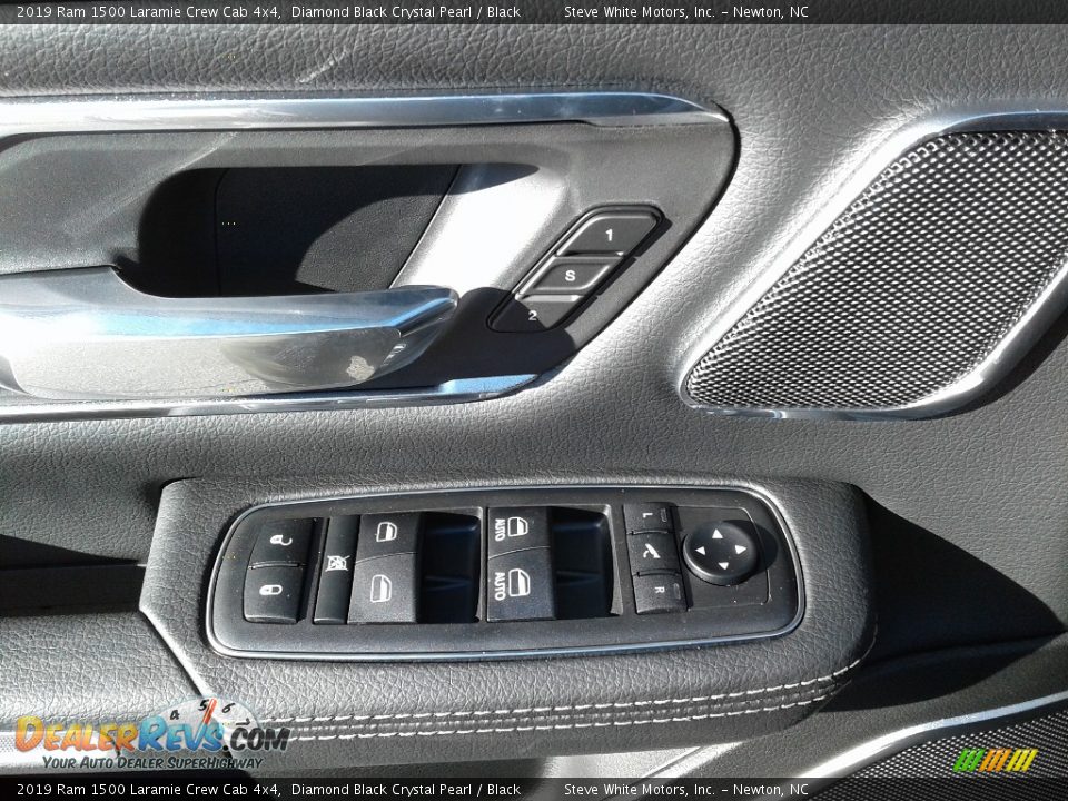 2019 Ram 1500 Laramie Crew Cab 4x4 Diamond Black Crystal Pearl / Black Photo #9