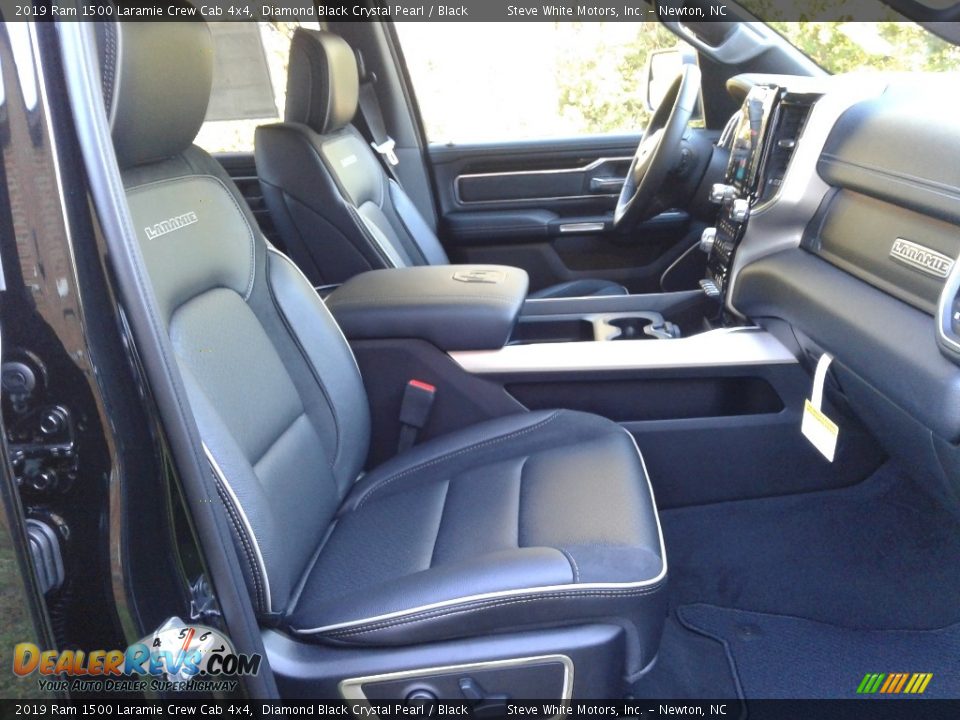 2019 Ram 1500 Laramie Crew Cab 4x4 Diamond Black Crystal Pearl / Black Photo #16