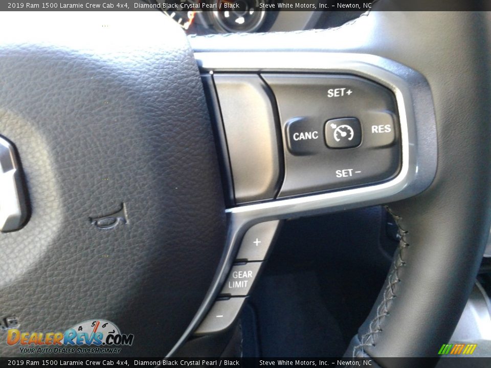 2019 Ram 1500 Laramie Crew Cab 4x4 Diamond Black Crystal Pearl / Black Photo #20