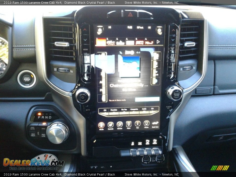 2019 Ram 1500 Laramie Crew Cab 4x4 Diamond Black Crystal Pearl / Black Photo #22