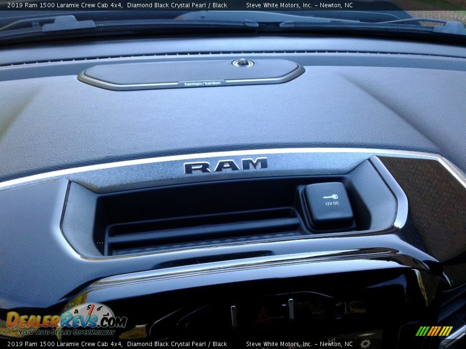 2019 Ram 1500 Laramie Crew Cab 4x4 Diamond Black Crystal Pearl / Black Photo #33