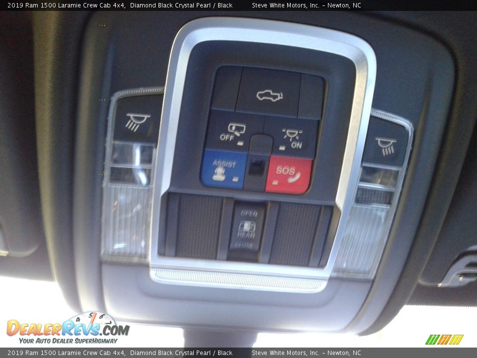 2019 Ram 1500 Laramie Crew Cab 4x4 Diamond Black Crystal Pearl / Black Photo #34