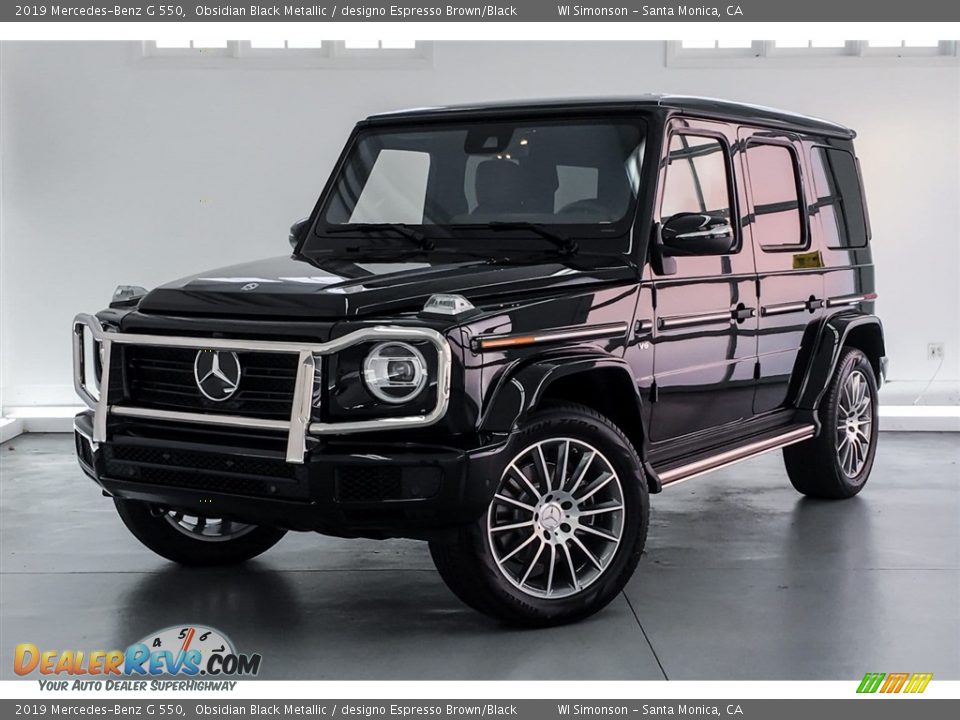 Front 3/4 View of 2019 Mercedes-Benz G 550 Photo #12