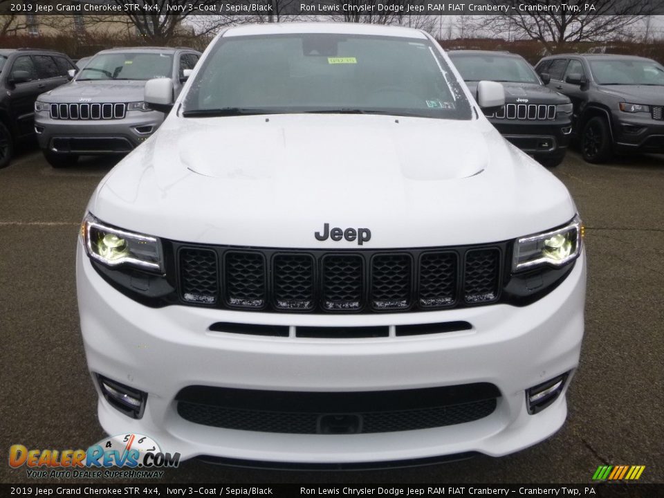 2019 Jeep Grand Cherokee STR 4x4 Ivory 3-Coat / Sepia/Black Photo #9