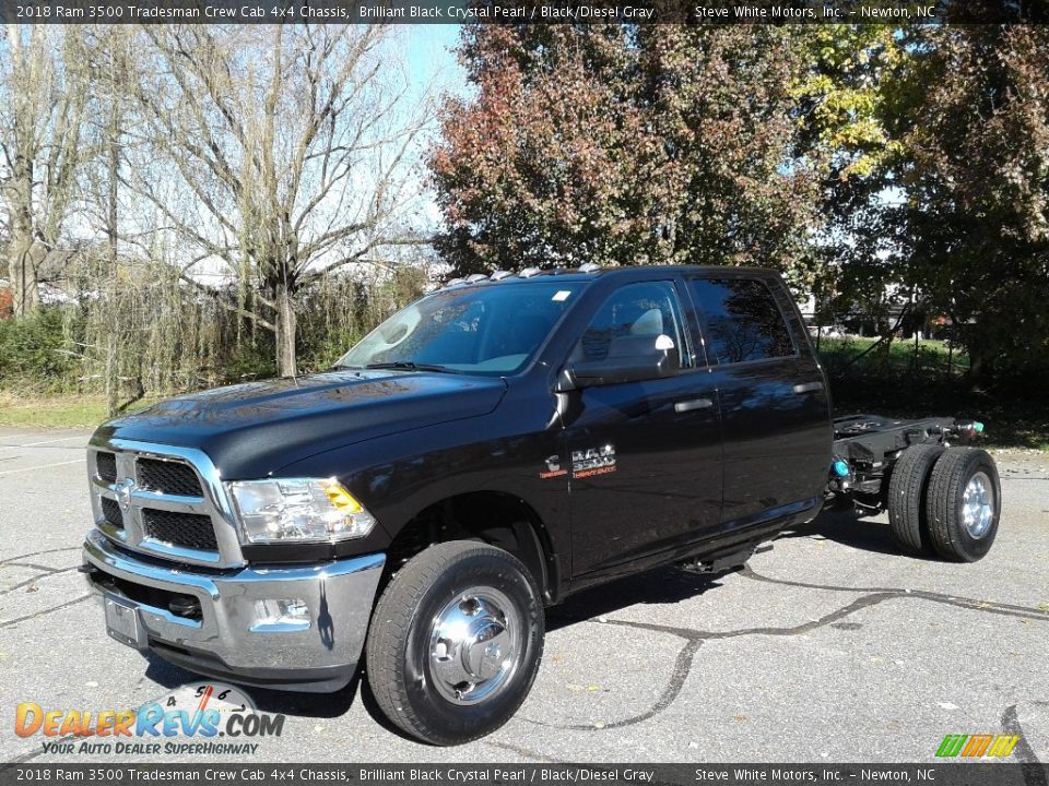 2018 Ram 3500 Tradesman Crew Cab 4x4 Chassis Brilliant Black Crystal Pearl / Black/Diesel Gray Photo #2