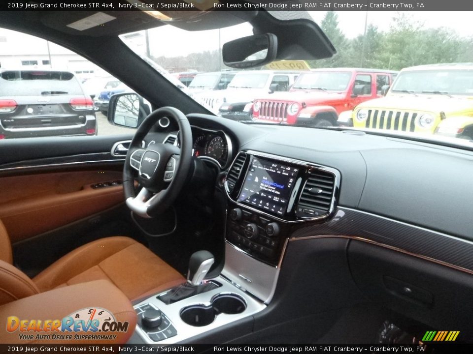 Dashboard of 2019 Jeep Grand Cherokee STR 4x4 Photo #12