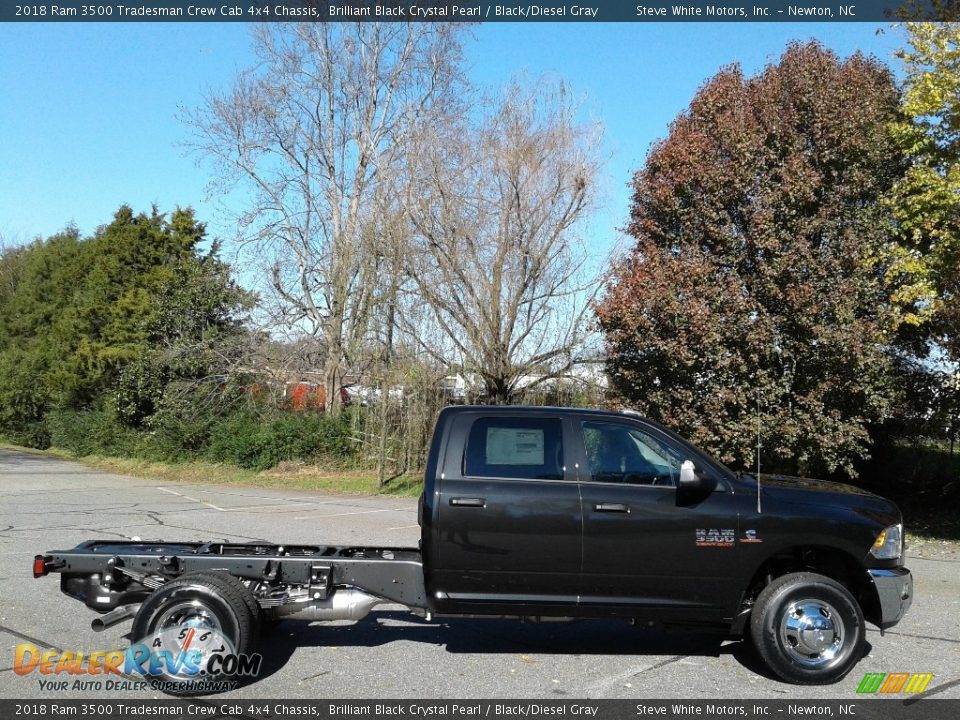 2018 Ram 3500 Tradesman Crew Cab 4x4 Chassis Brilliant Black Crystal Pearl / Black/Diesel Gray Photo #5