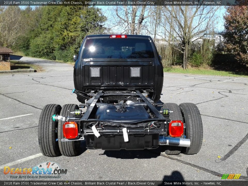 2018 Ram 3500 Tradesman Crew Cab 4x4 Chassis Brilliant Black Crystal Pearl / Black/Diesel Gray Photo #12