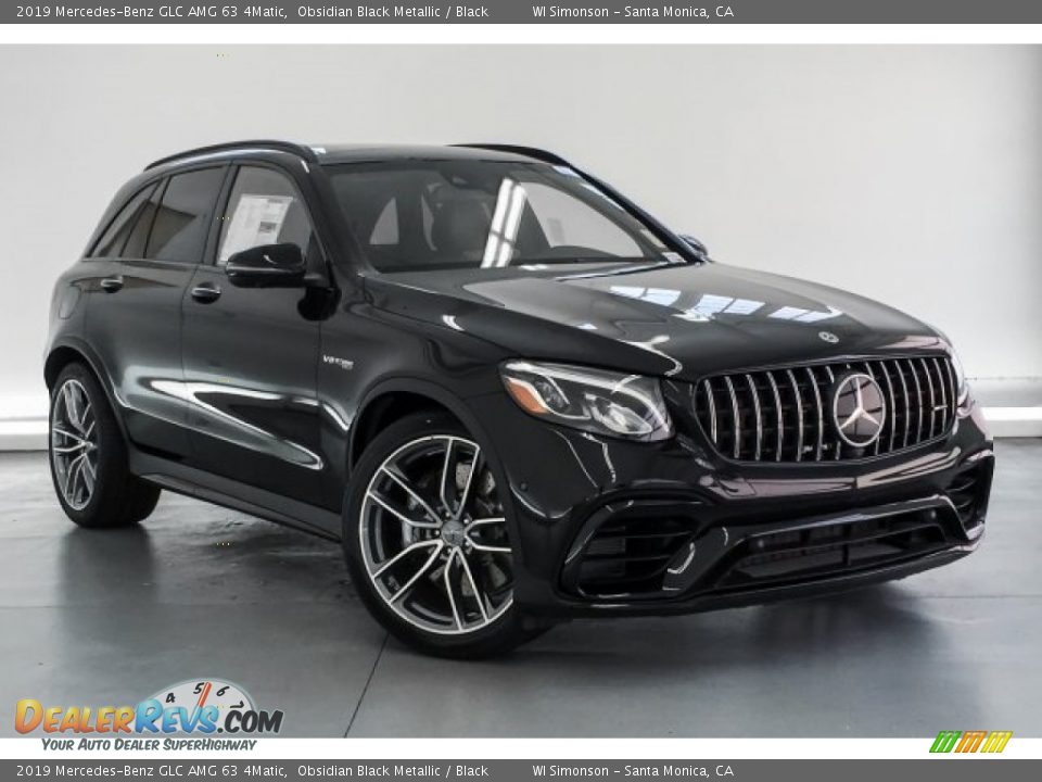 Front 3/4 View of 2019 Mercedes-Benz GLC AMG 63 4Matic Photo #12